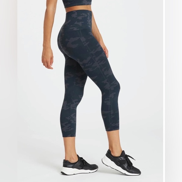 SPANX Leggings for Women Look at Me Now Seamless Leggings Size Small - Picture 4 of 12